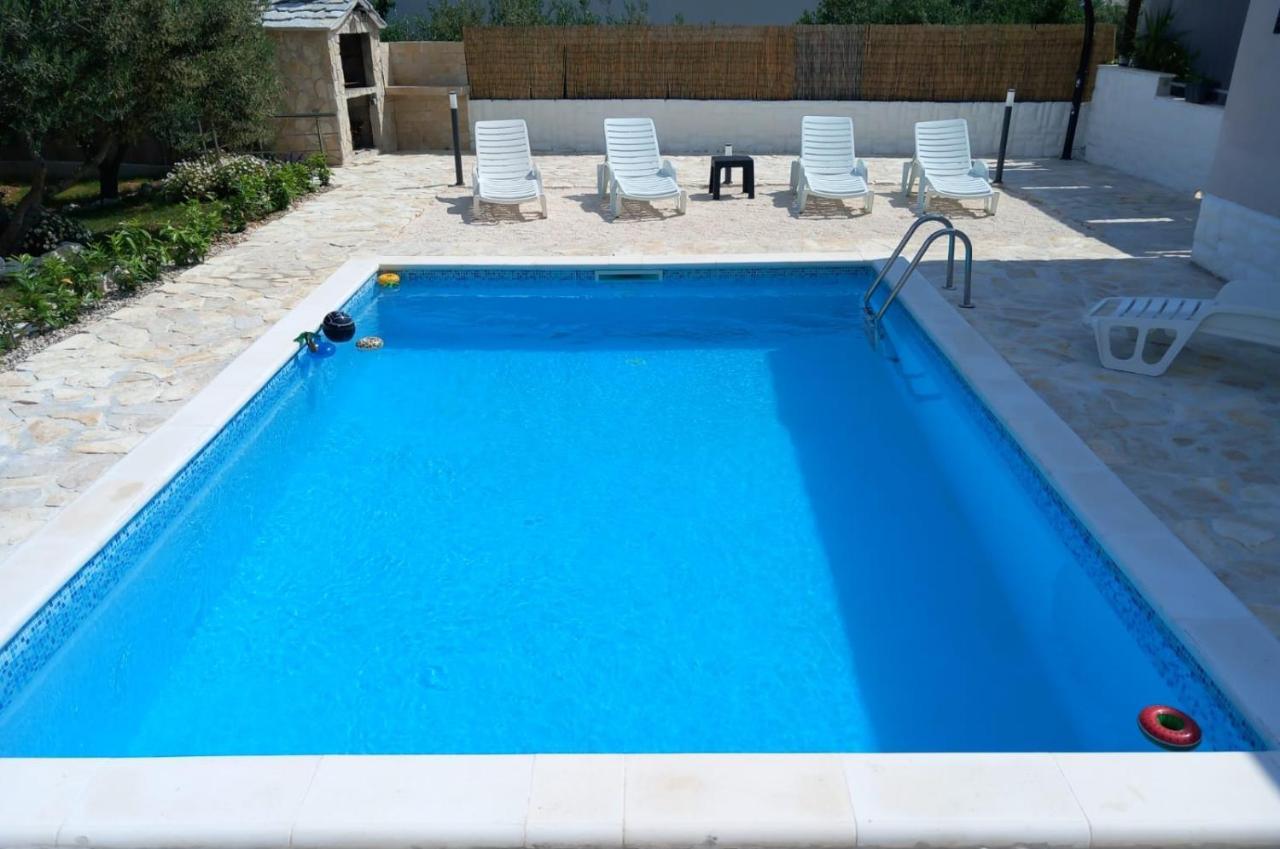 Holiday House M&A&K With Swimming Pool Kaštel Štafilić Exterior foto